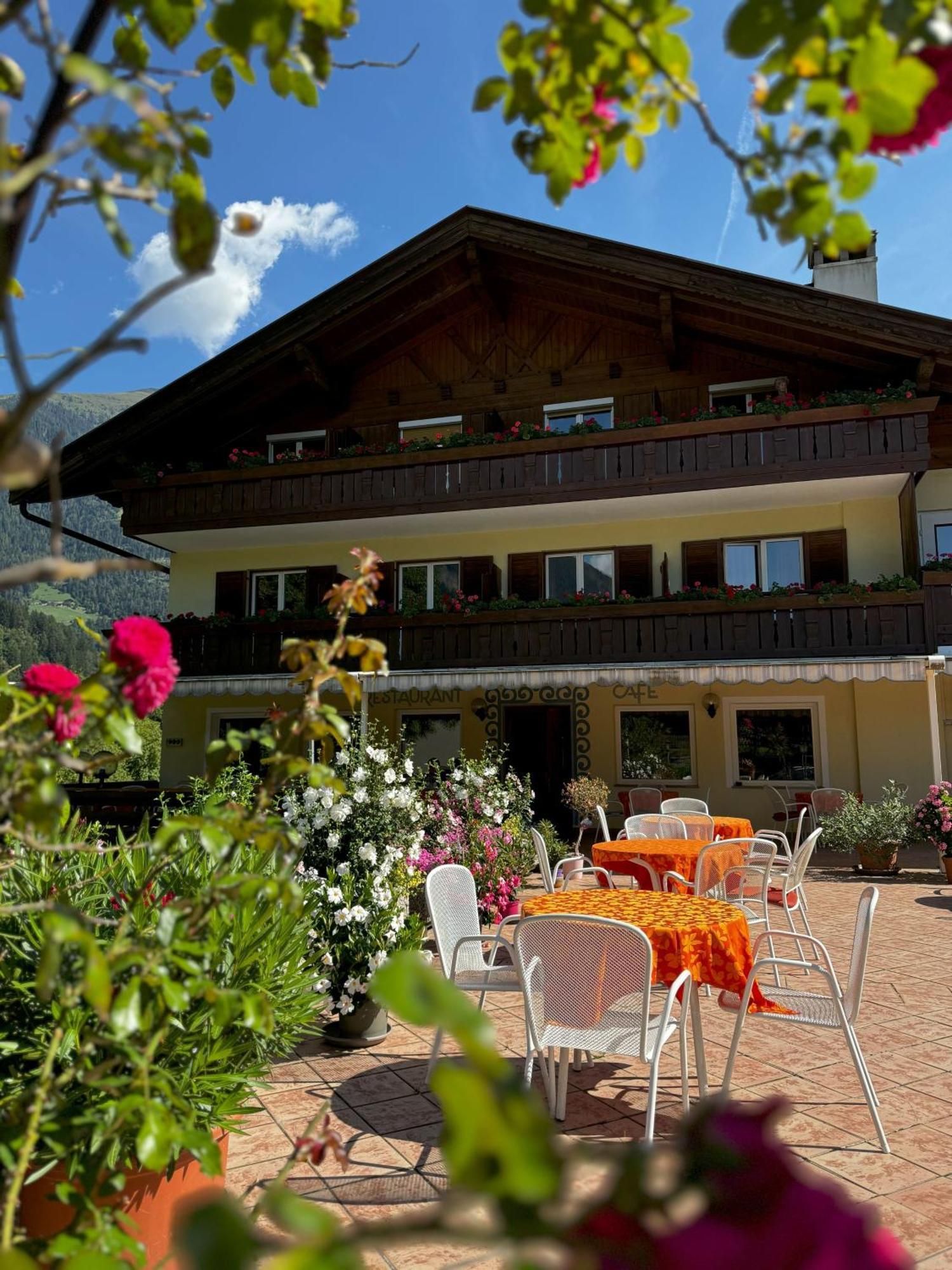 Hotel Klotz San Leonardo in Passiria Exterior photo